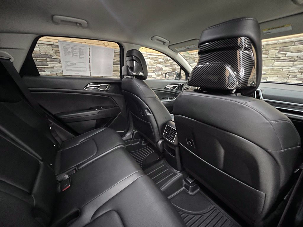 Used 2025 Kia Sportage EX AWD/4WD image 40