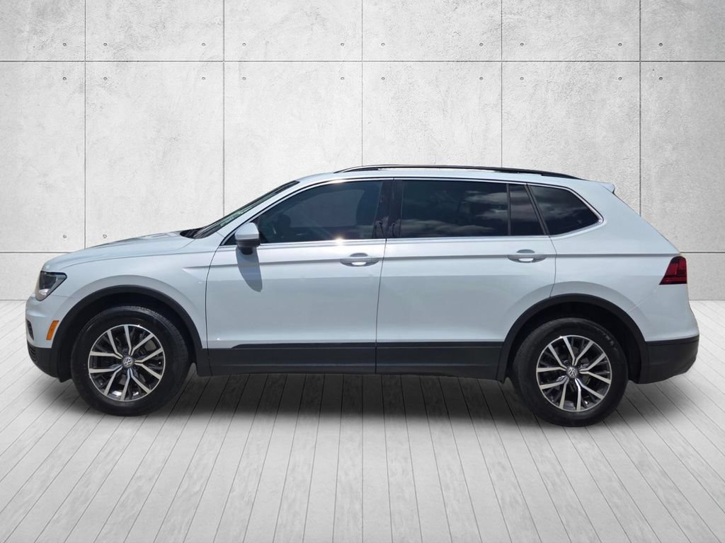 Used 2019 Volkswagen Tiguan SE w/ Panoramic Sunroof Package FWD image 2