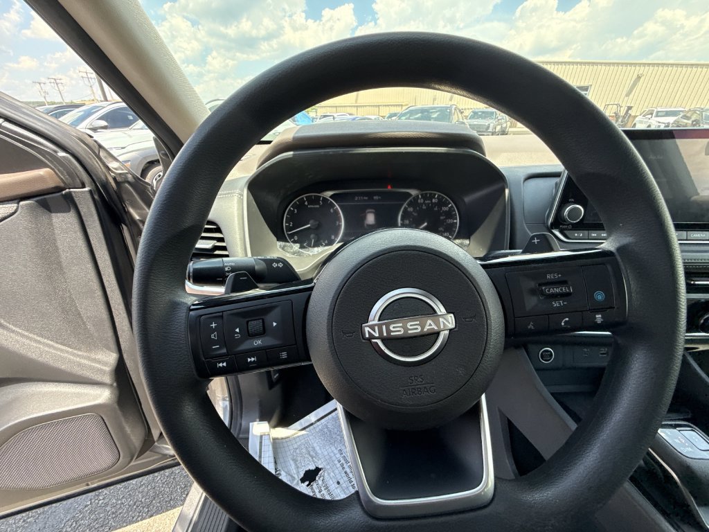 Used 2023 Nissan Rogue SV FWD image 22