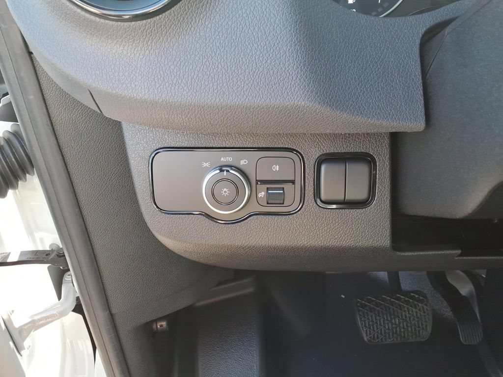 Used 2026 Mercedes-Benz Sprinter 2500 image 17