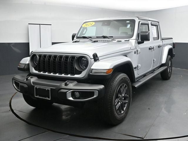 Used 2024 Jeep Gladiator Sport image 5