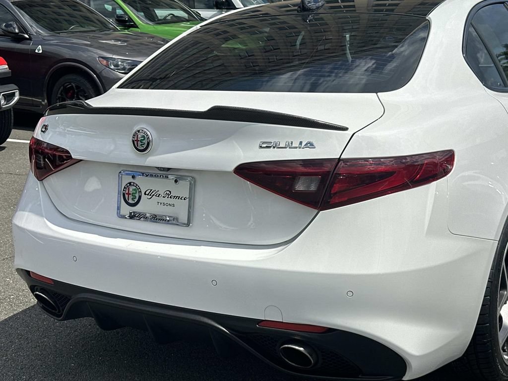 Used 2019 Alfa Romeo Giulia AWD w/ Quick Order Package 22J Sport image 12