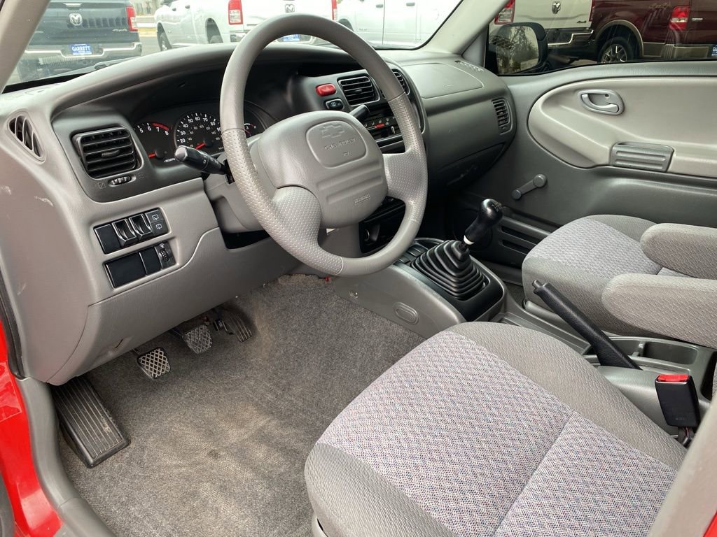 Used 2003 Chevrolet Tracker 2WD image 16