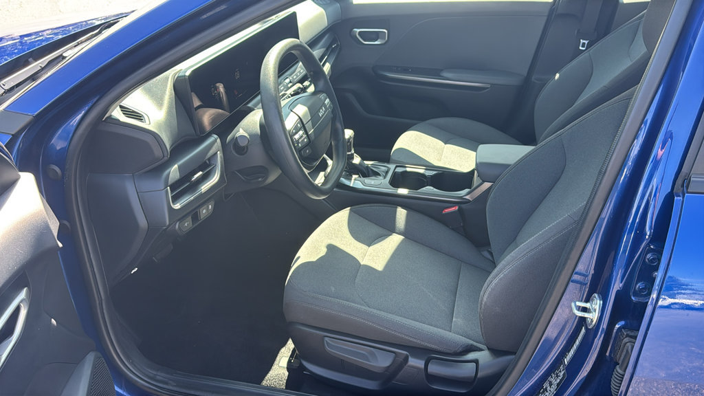 Used 2025 Kia K4 FWD image 25