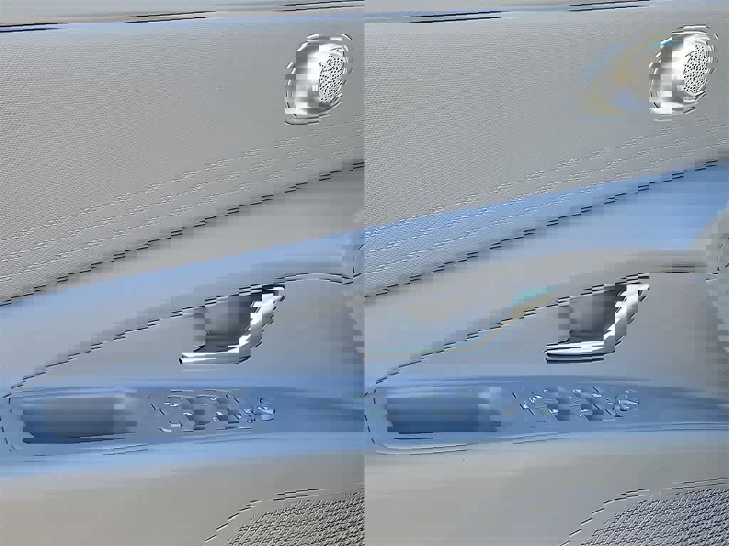 Used 2021 Hyundai Elantra SEL image 8