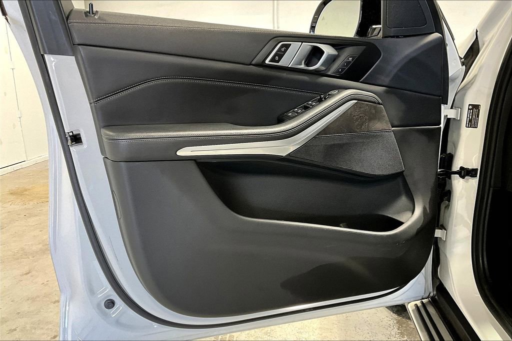 Used 2023 BMW X5 sDrive40i w/ Premium Package image 21