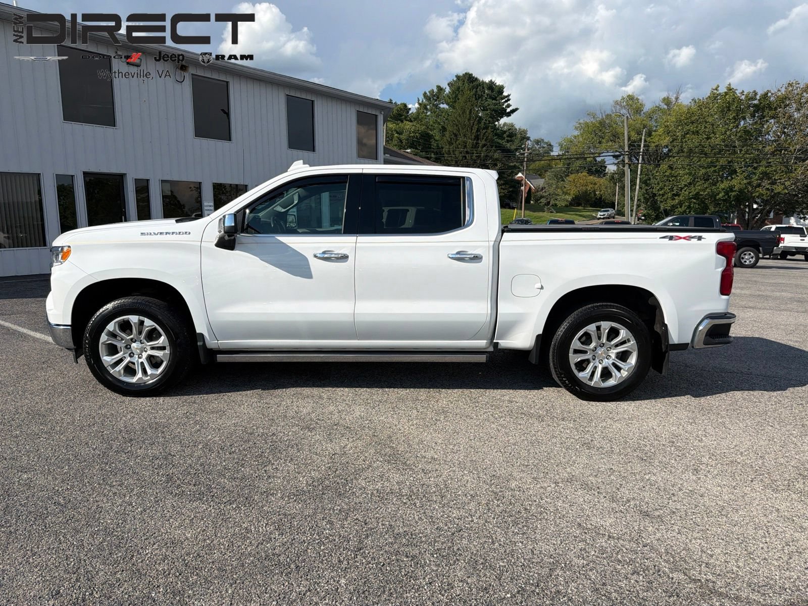 Used 2024 Chevrolet Silverado 1500 LTZ w/ Technology Package AWD/4WD image 2