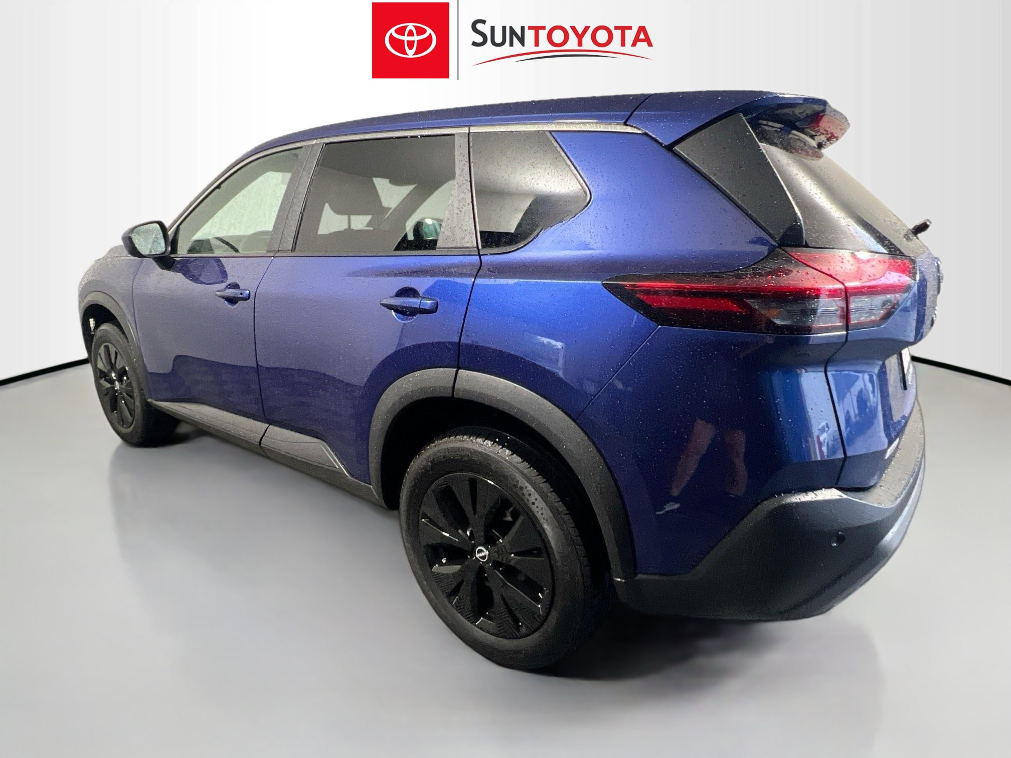 Used 2023 Nissan Rogue SV AWD/4WD image 6