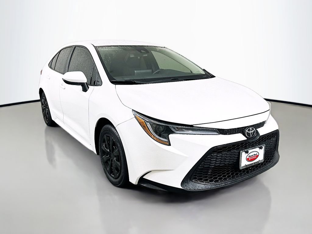 Used 2022 Toyota Corolla LE image 3