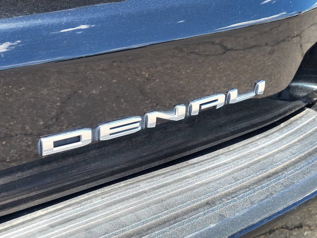 Used 2024 GMC Yukon XL Denali AWD/4WD image 9