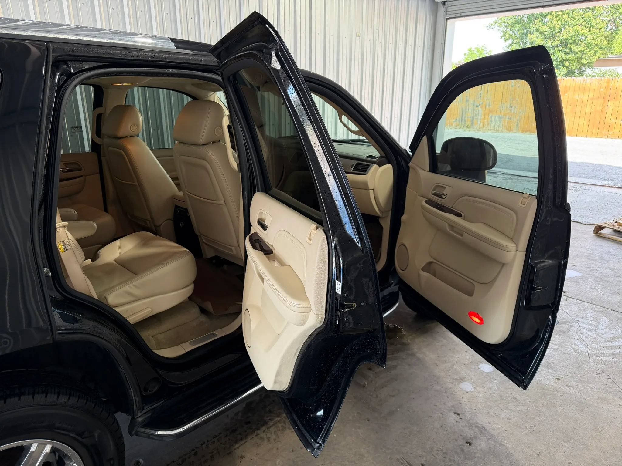 Used 2007 Cadillac Escalade AWD w/ Information Package image 20
