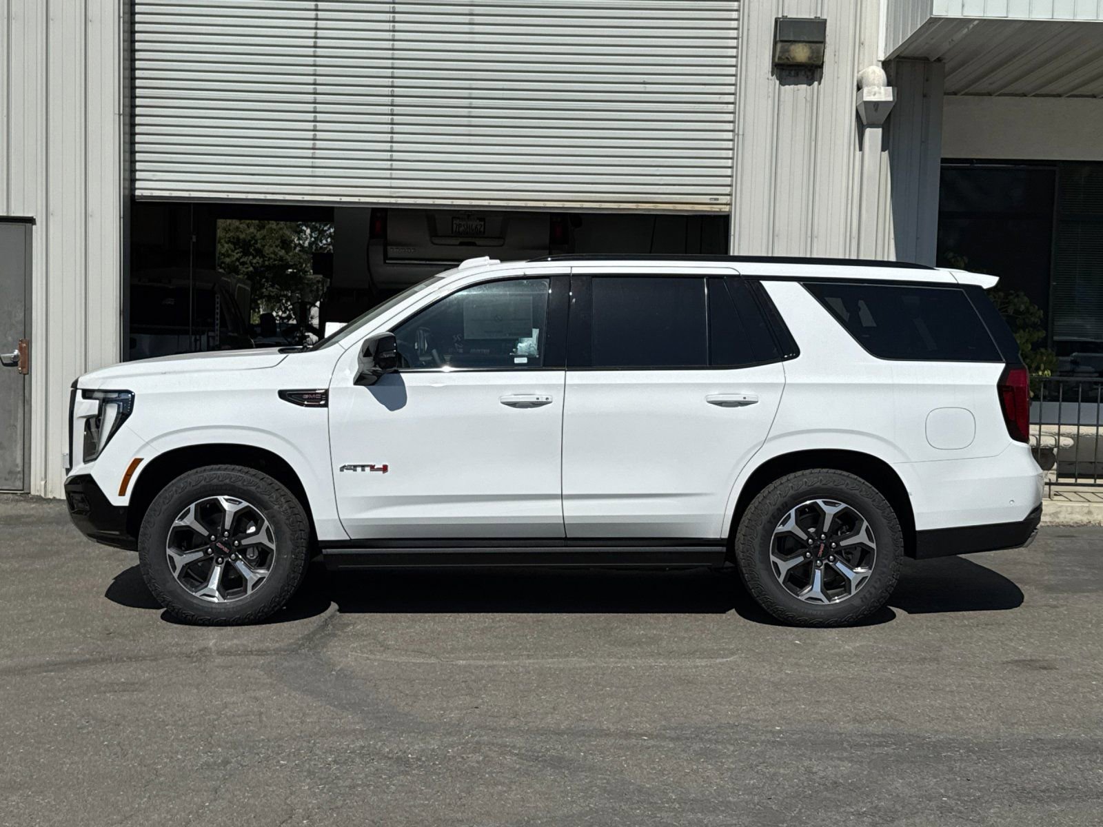 New 2026 GMC Yukon AT4 Ultimate AWD/4WD image 6