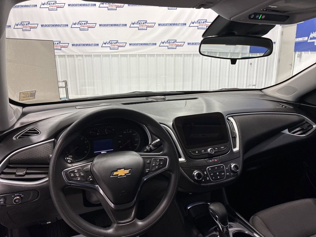 Used 2024 Chevrolet Malibu LT image 2