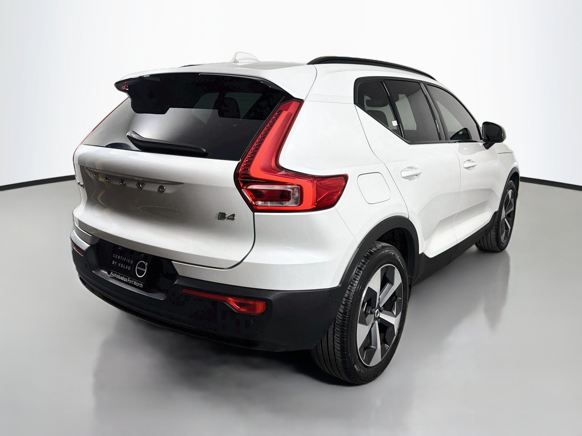 Certified 2023 Volvo XC40 B4 Plus w/ Protection Package Premier FWD image 6