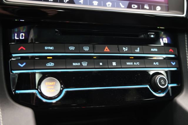 Used 2020 Jaguar F-PACE S AWD/4WD image 32