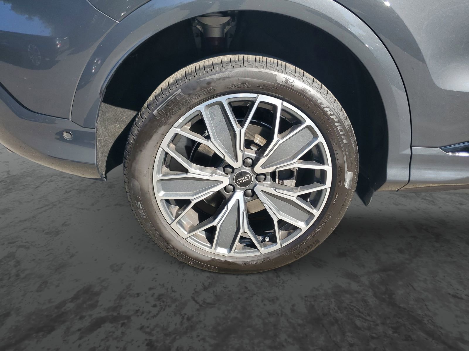 Used 2025 Audi Q5 Premium Plus w/ Premium Plus image 5