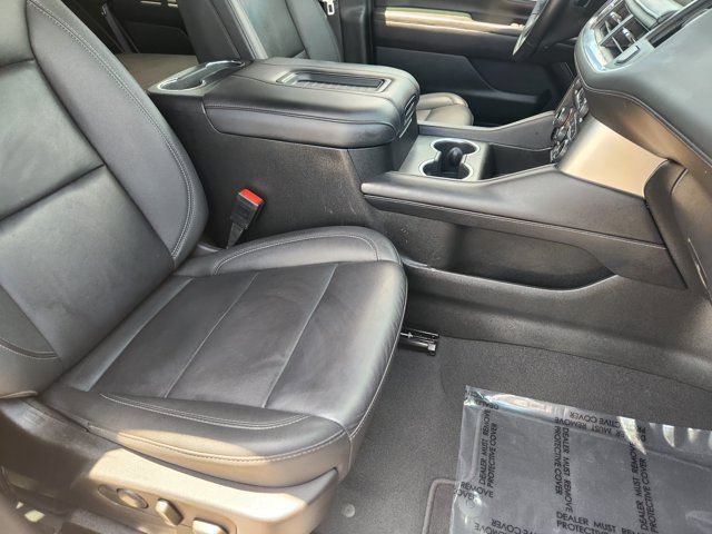 Used 2024 Chevrolet Tahoe Z71 w/ Luxury Package AWD/4WD image 19