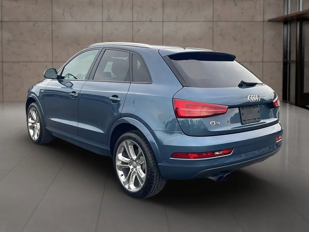 Used 2018 Audi Q3 2.0T Premium w/ Convenience Package image 4