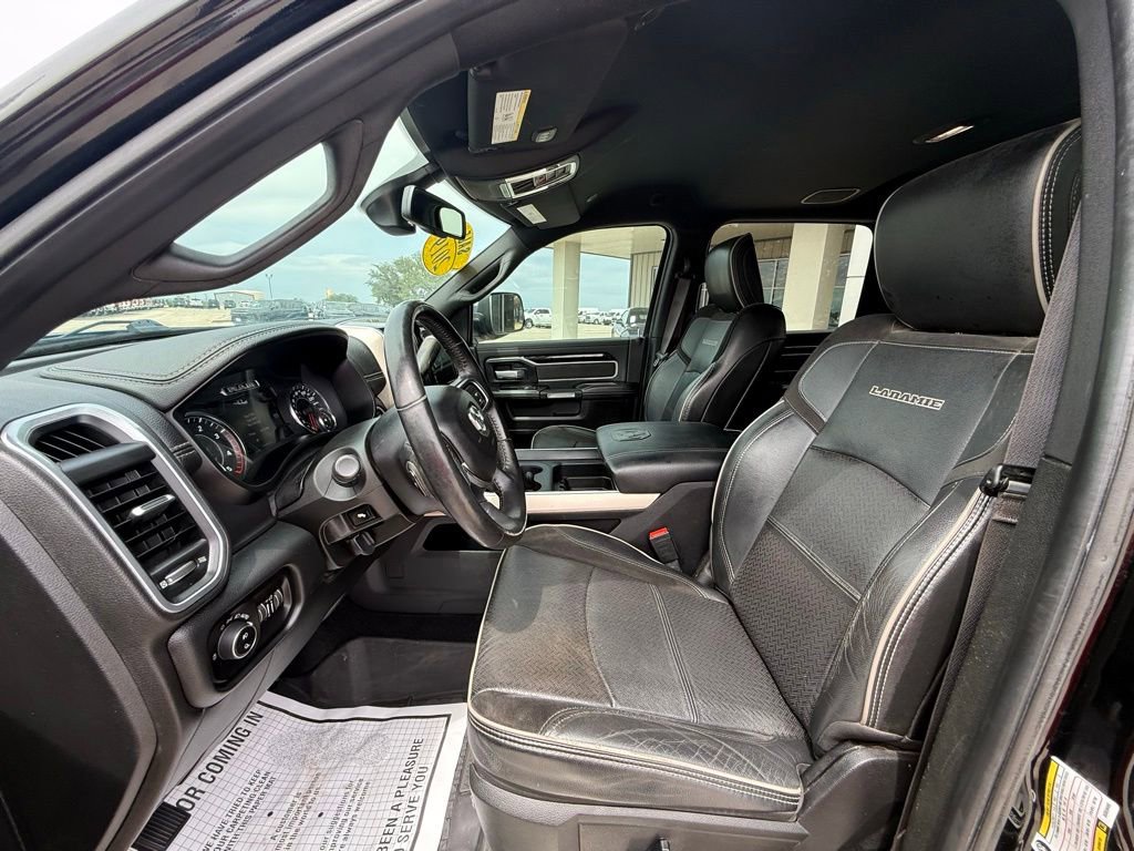 Used 2019 RAM 2500 Laramie w/ Black Appearance Package AWD/4WD image 11
