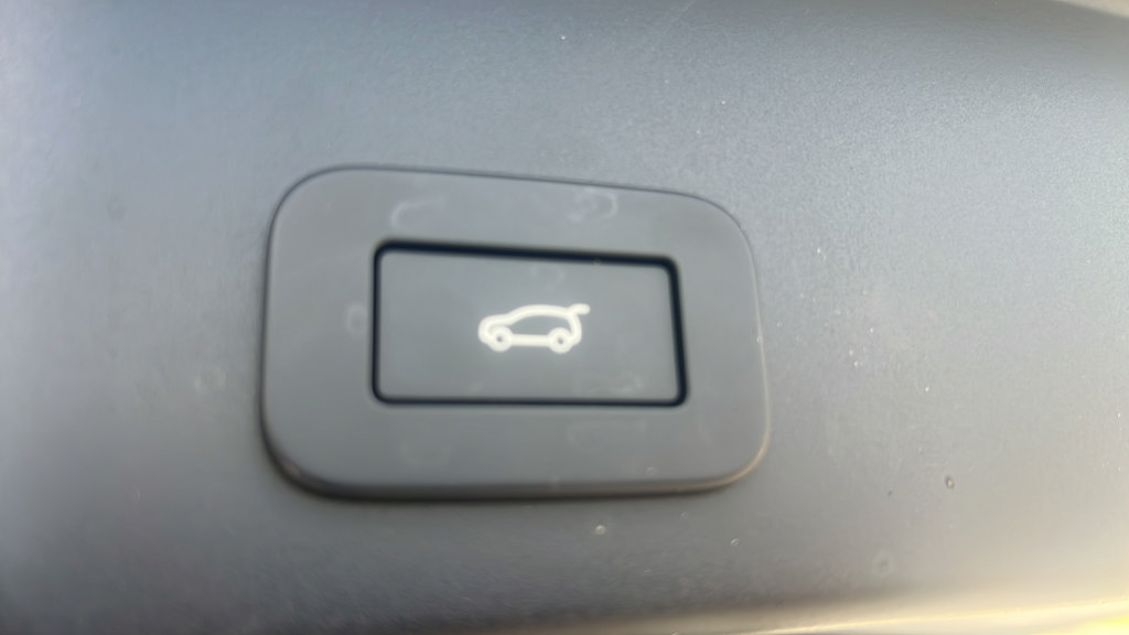 Used 2024 Land Rover Range Rover Evoque S AWD/4WD image 18