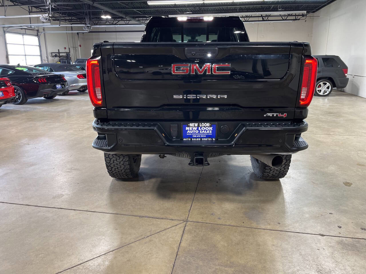 Used 2021 GMC Sierra 2500 AT4 w/ AT4 Premium Plus Package image 6