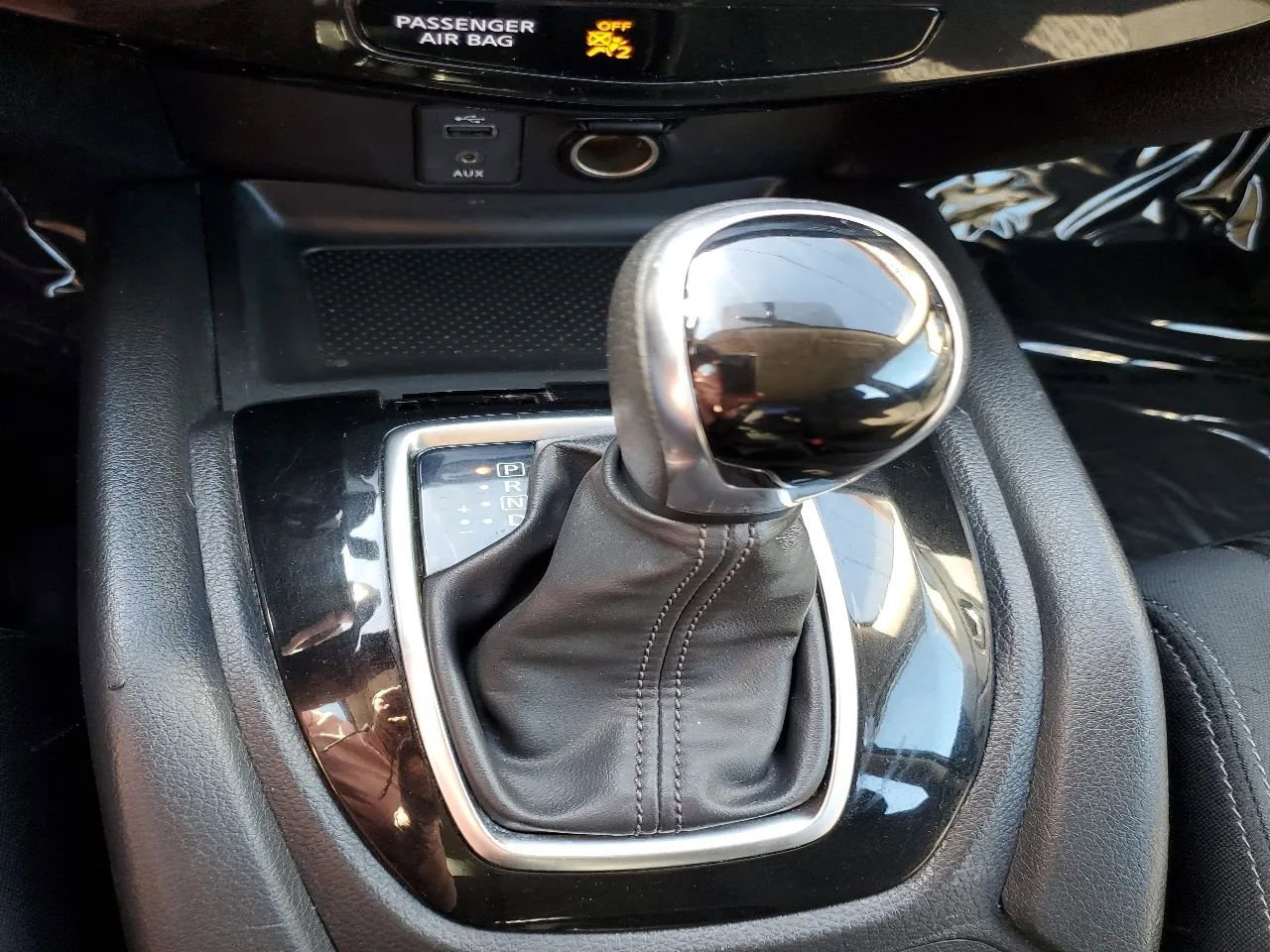 Used 2017 Nissan Rogue SV FWD image 30