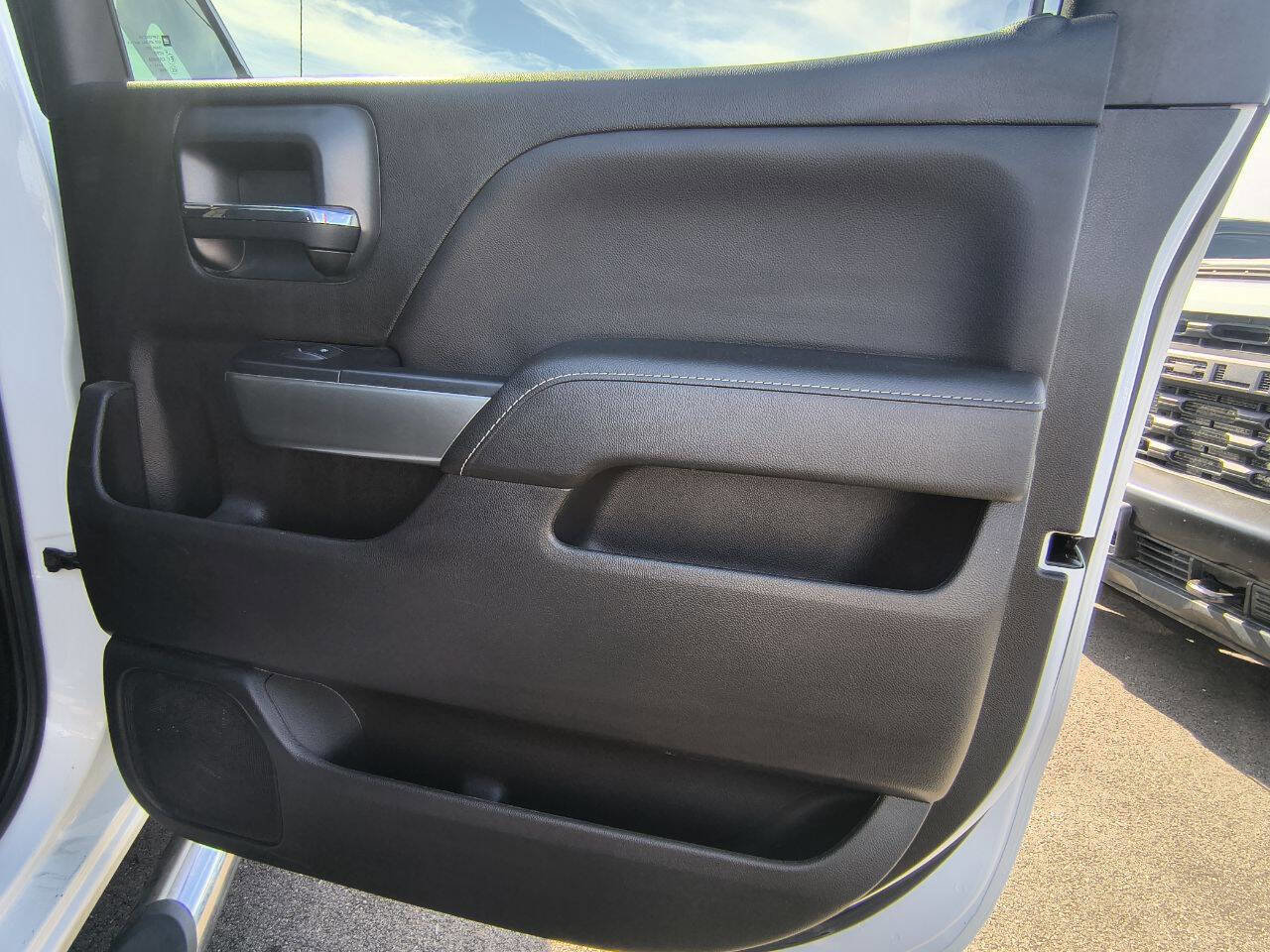 Used 2018 Chevrolet Silverado 1500 LT w/ All Star Edition image 27