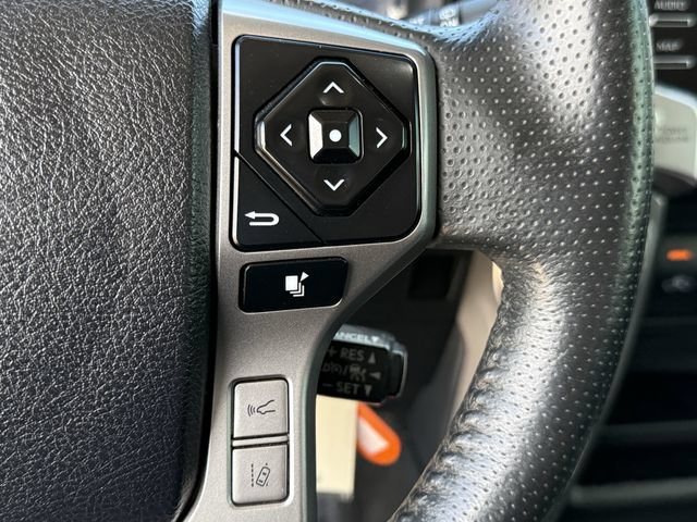 Used 2020 Toyota 4Runner SR5 AWD/4WD image 14