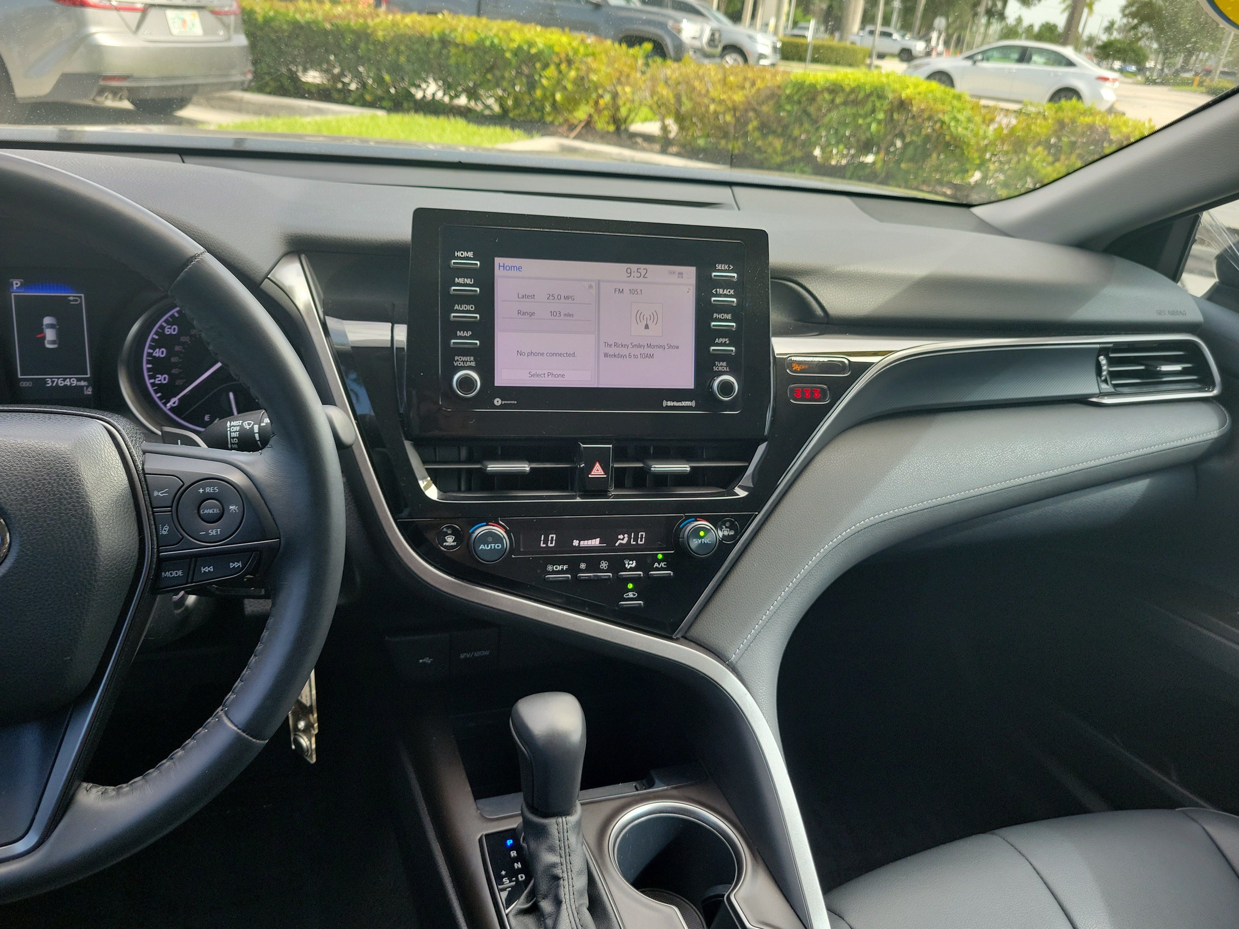 Used 2022 Toyota Camry SE FWD image 18