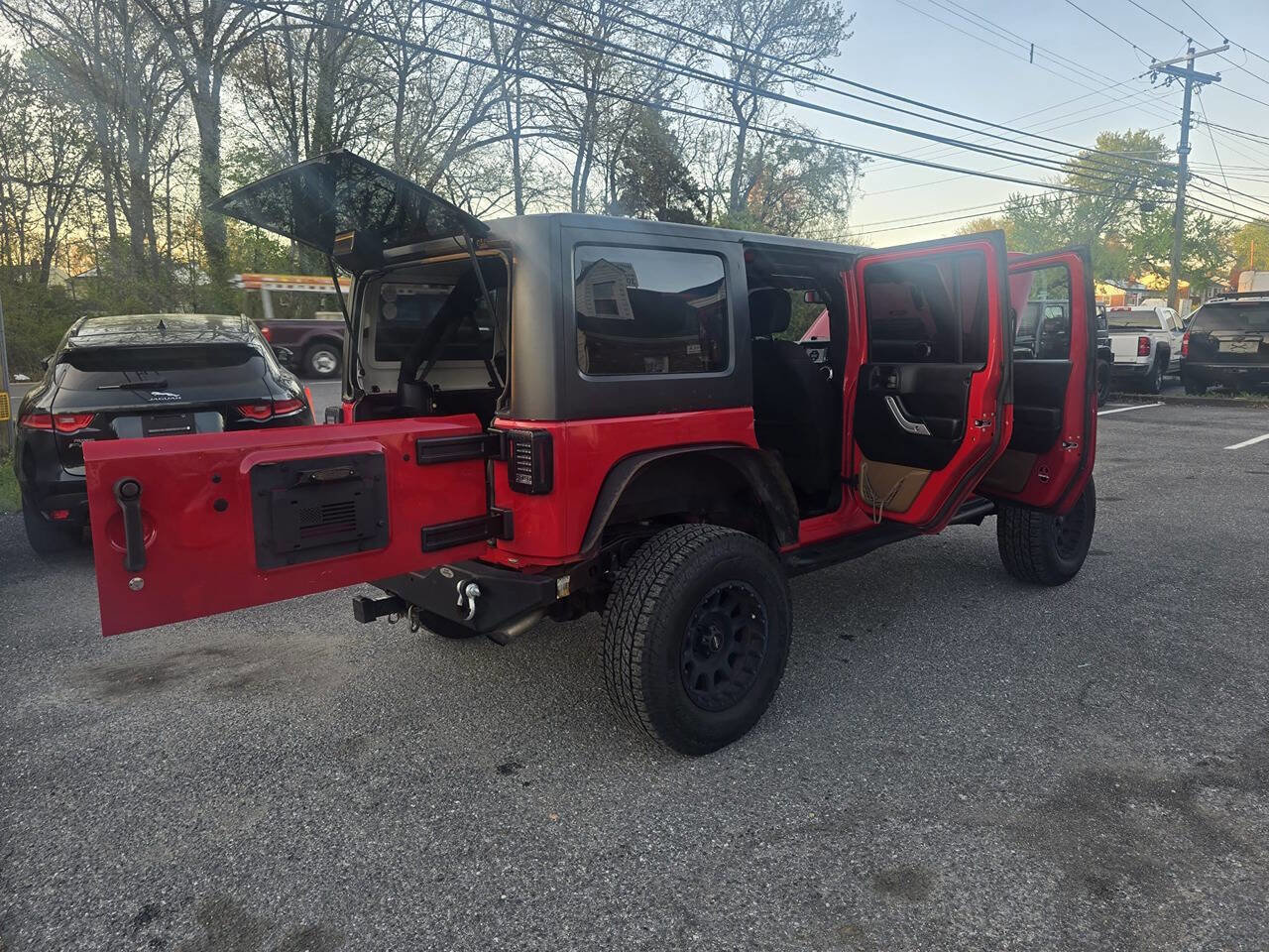 Used 2014 Jeep Wrangler Unlimited Sahara image 7