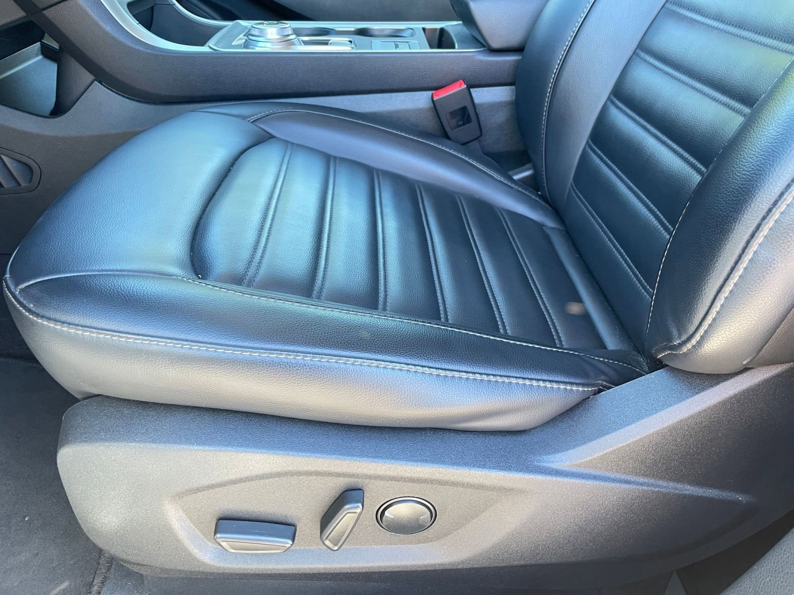 Used 2024 Ford Edge SEL image 23