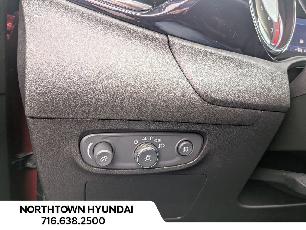 Used 2021 Buick Encore GX Select image 27