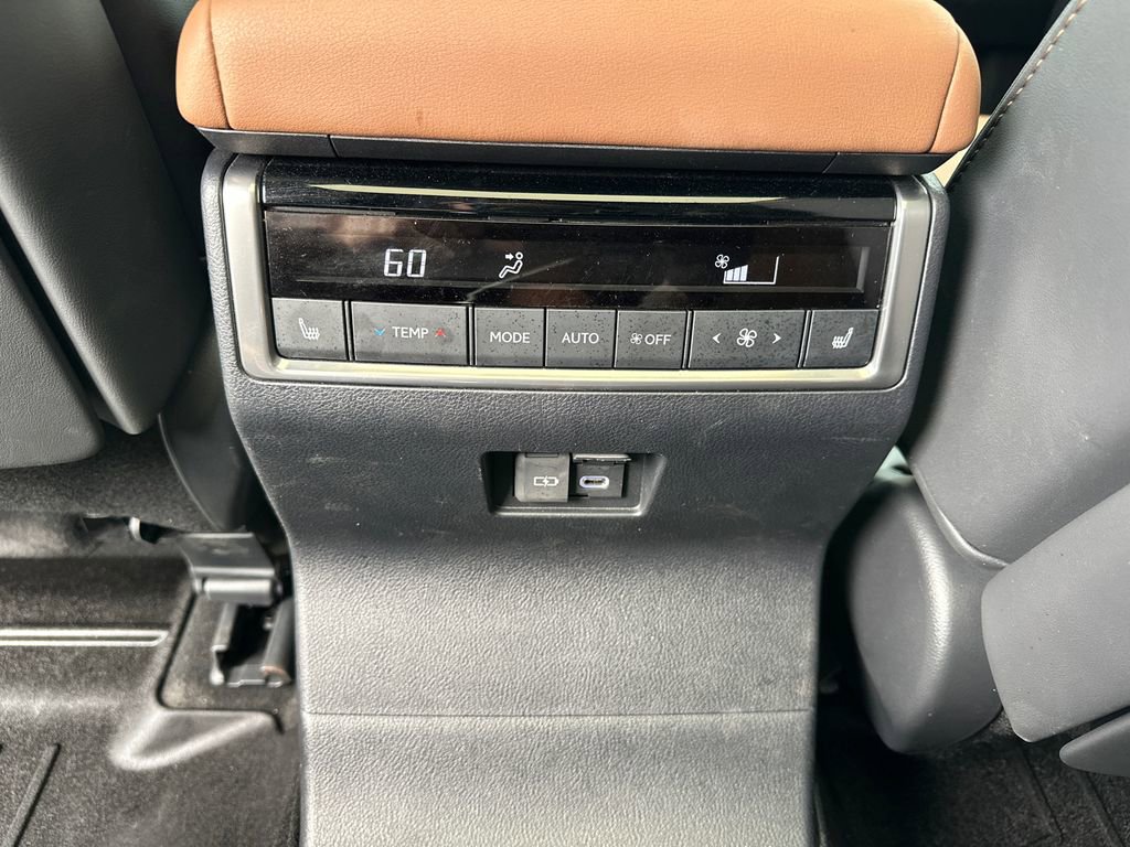 Used 2024 Lexus GX 550 w/ Accessory Package (Z1) image 20