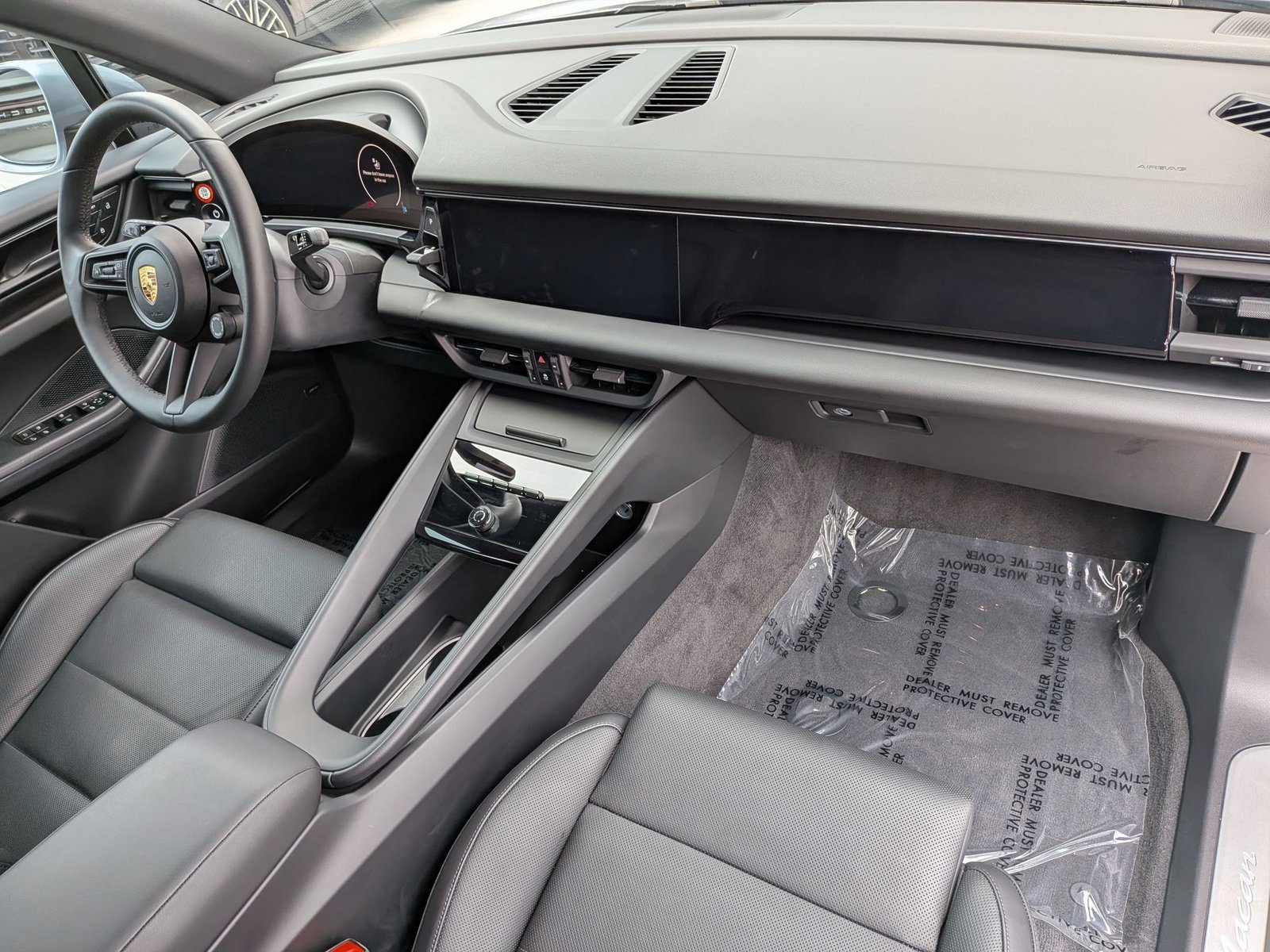 Certified 2025 Porsche Macan Electric RWD image 26
