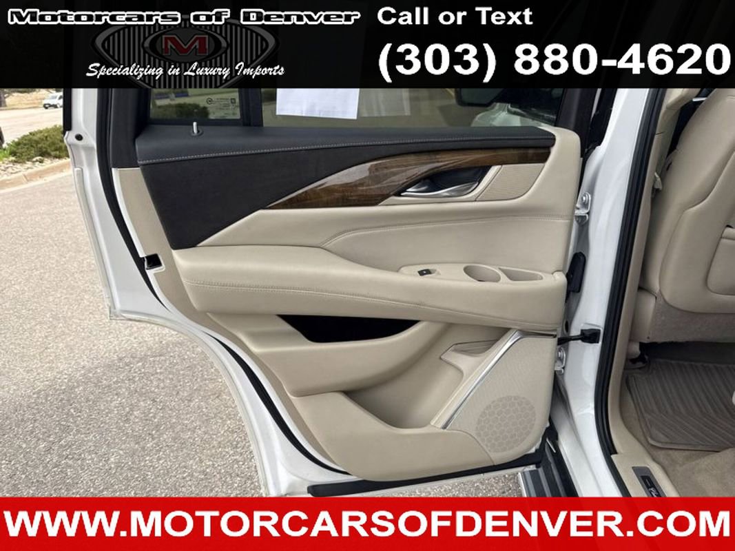 Used 2019 Cadillac Escalade Luxury AWD/4WD image 25