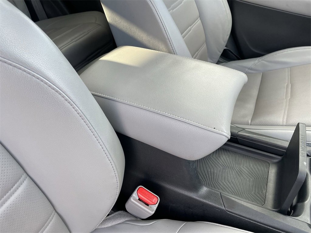 Used 2017 Honda CR-V Touring image 32