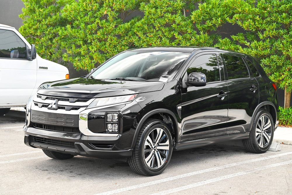 Used 2022 Mitsubishi Outlander Sport ES image 1