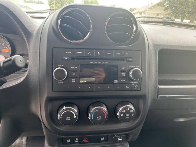 Used 2017 Jeep Patriot Latitude AWD/4WD image 14