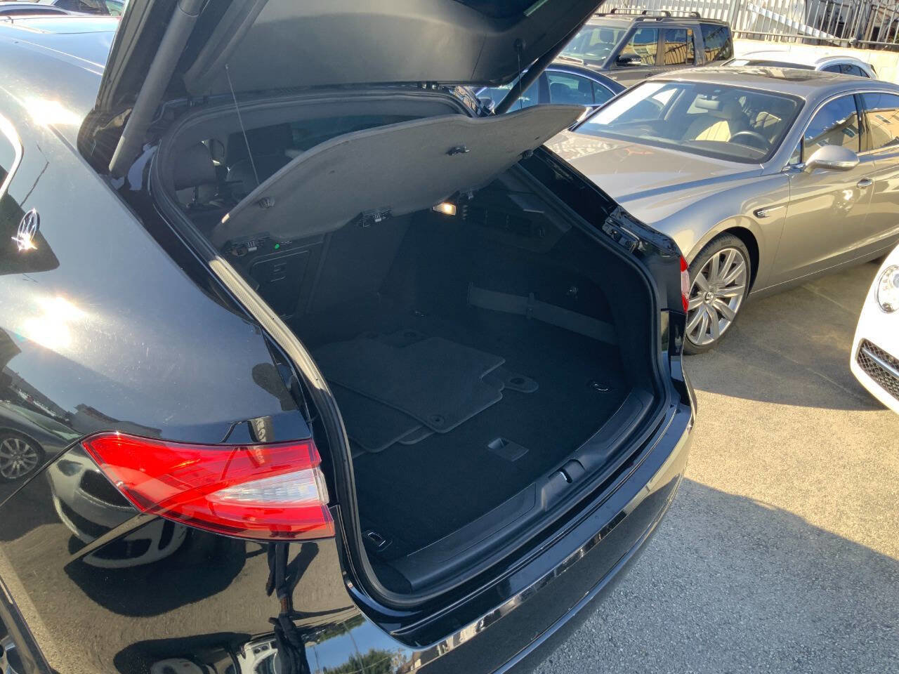 Used 2019 Maserati Levante AWD/4WD image 26