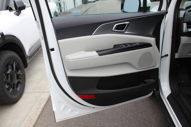 Certified 2024 Kia Carnival LX FWD image 18