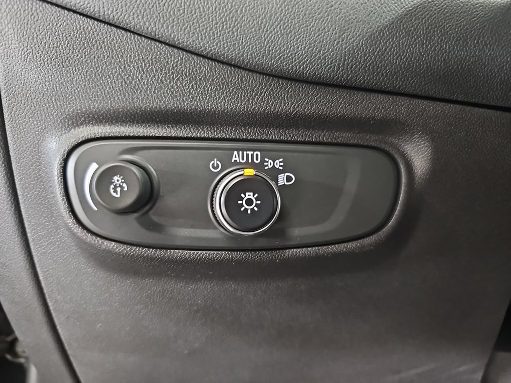 Used 2023 Chevrolet Equinox LT AWD/4WD image 25