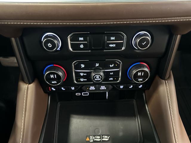 Used 2023 Chevrolet Suburban High Country image 28
