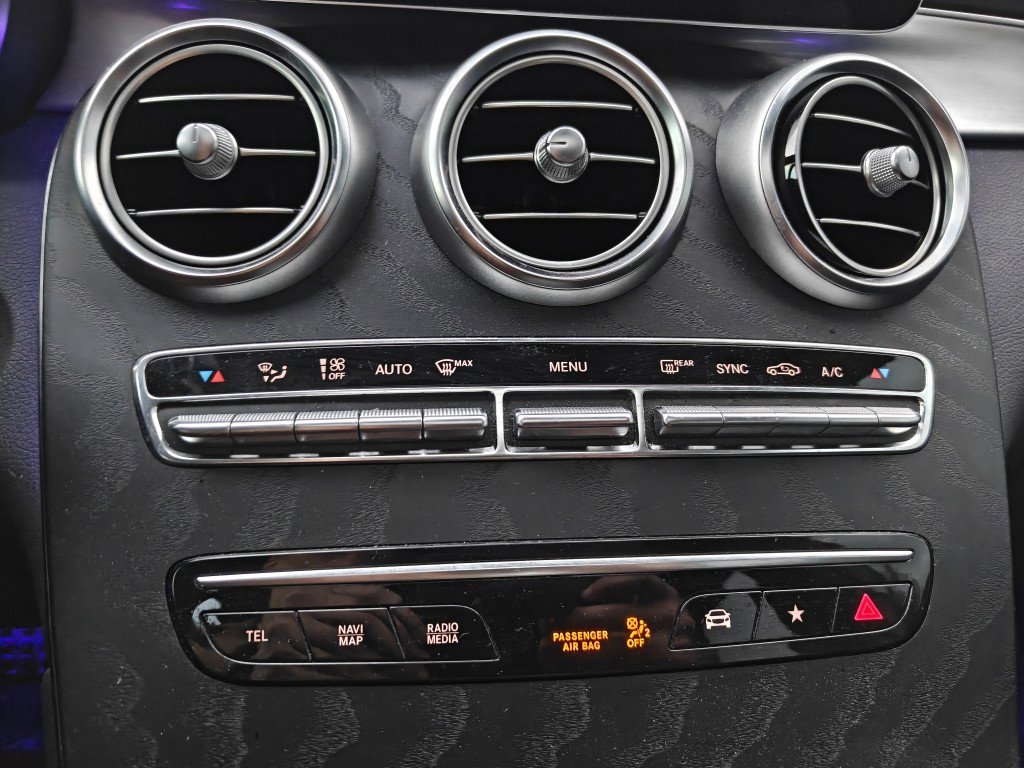 Used 2022 Mercedes-Benz GLC 300 4MATIC Coupe image 18