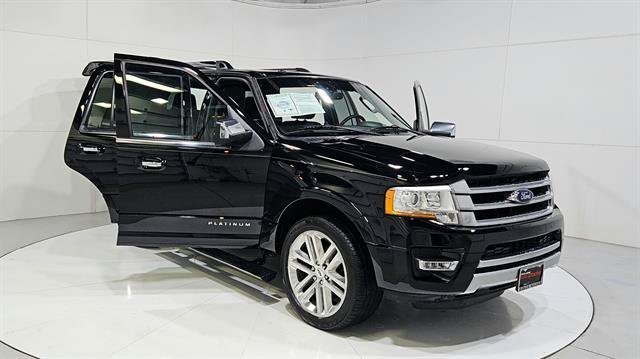 Used 2017 Ford Expedition Platinum RWD image 29