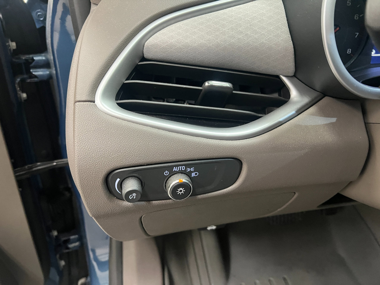 Used 2024 Chevrolet Malibu LS image 29