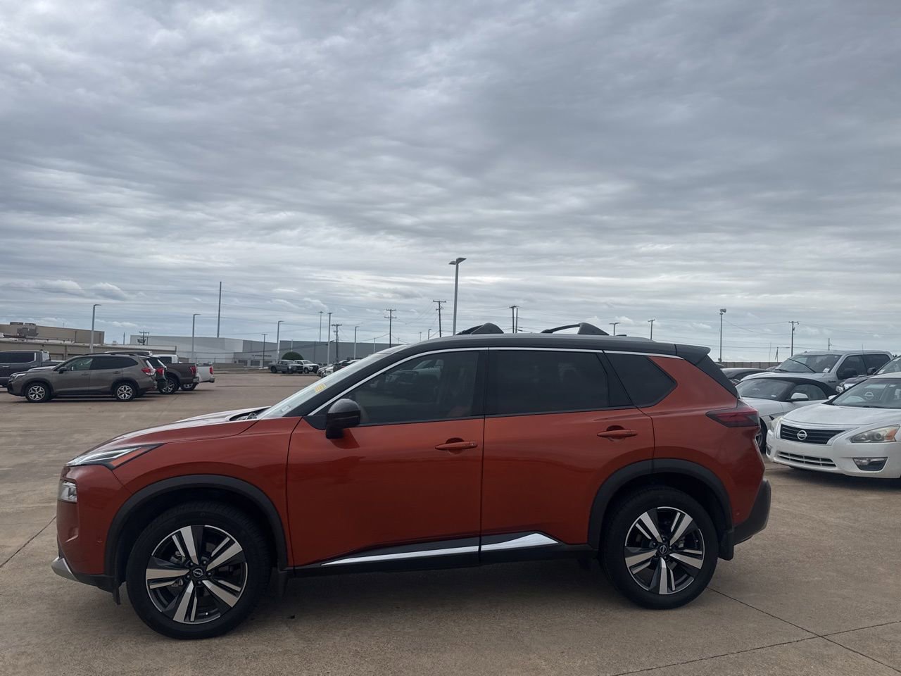 Certified 2023 Nissan Rogue Platinum w/ Platinum Premium Package FWD image 11