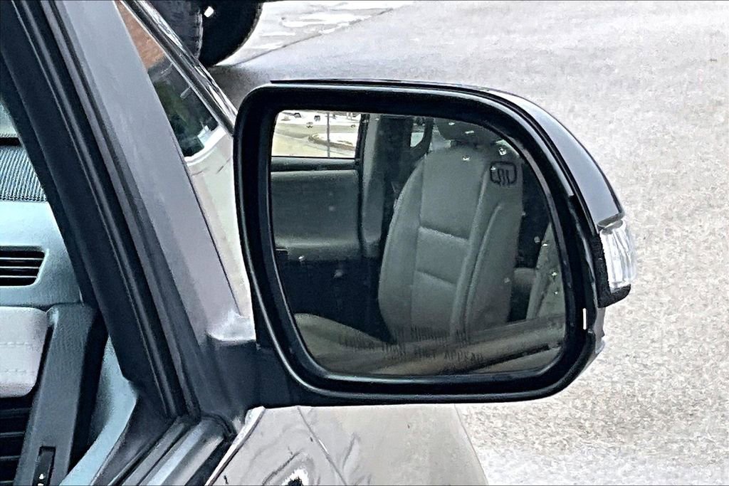 Used 2017 Toyota Sienna Limited Premium image 23