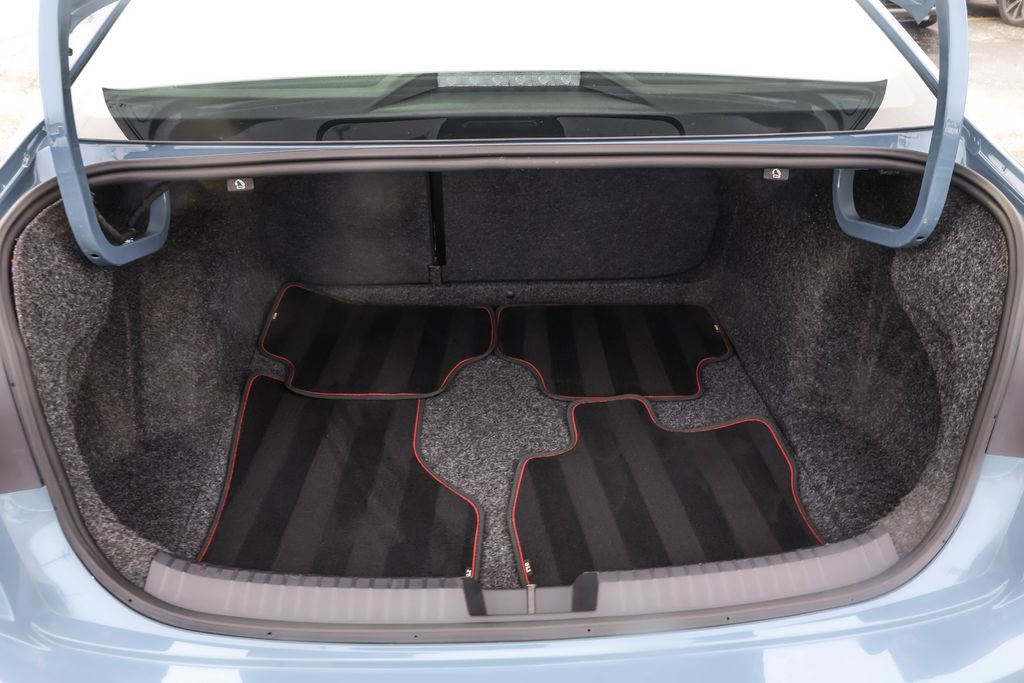 Used 2025 Volkswagen Jetta GLI Autobahn w/ GLI Black Package image 29