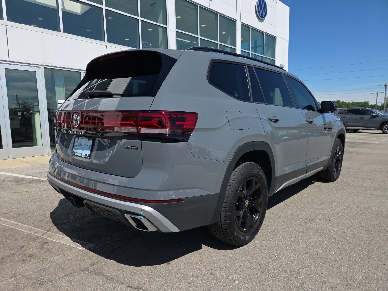 Certified 2024 Volkswagen Atlas Peak Edition SEL AWD/4WD image 11