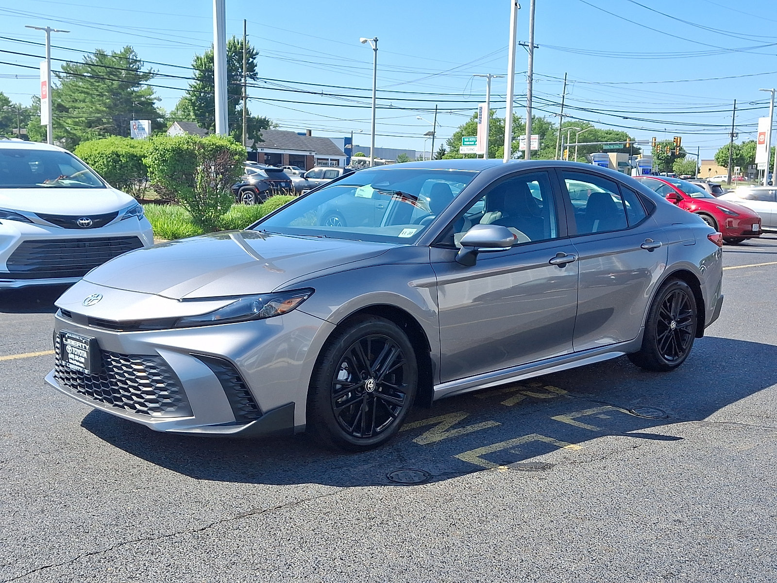 Used 2026 Toyota Camry SE w/ Convenience Package FWD image 3
